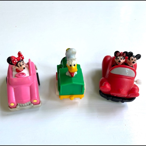 Seven vintage Disney figurines. Minnie Mickey daisy and Goofy - Picture 8 of 11